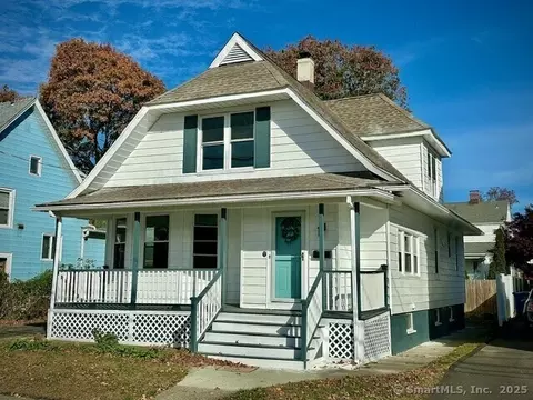 554 Woodstock Ave, Stratford, CT 06614