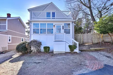 9 Paris St, Milford, CT 06460