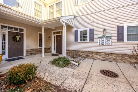 35 Todd St #206, Hamden, CT 06518