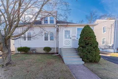 29-31 Englewood Ave, West Hartford, CT 06110