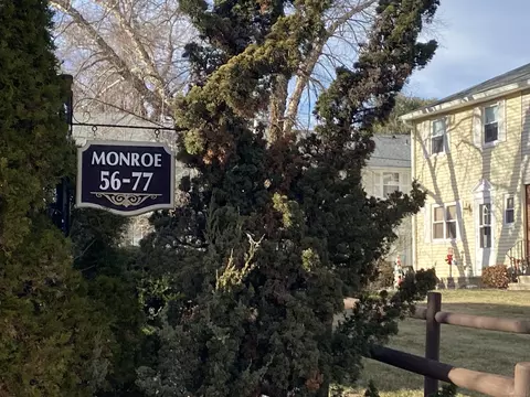 63 E Gate Ln #63, Hamden, CT 06514