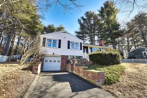 20 E Shore Blvd, Burlington, CT 06013
