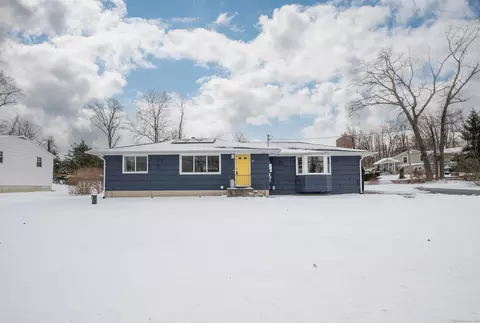 61 Elbow Hill Rd, Brookfield, CT 06804