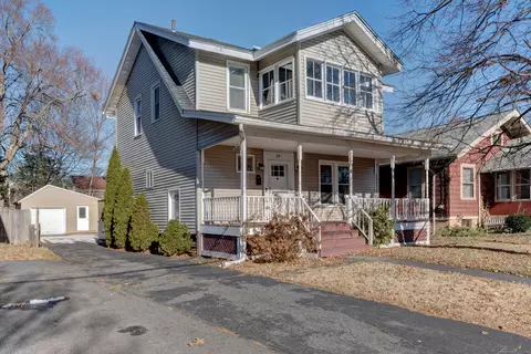 39 Cambridge St, Manchester, CT 06042