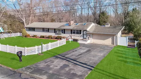 77 Lynn Dr, Monroe, CT 06468
