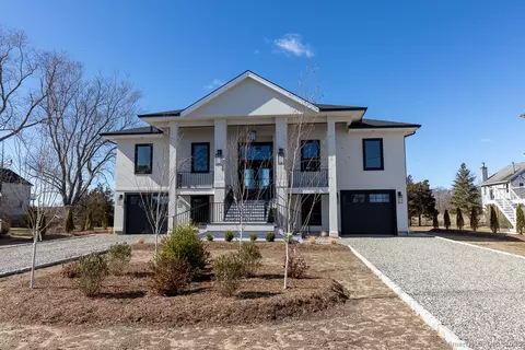 98 Pratt Rd, Clinton, CT 06413
