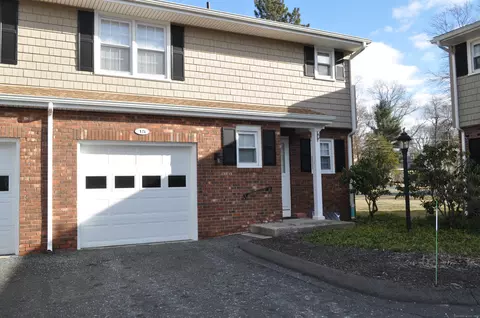 15 Davenport Rd #15, West Hartford, CT 06110