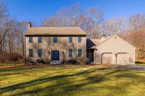11 Hickey Rd, Pomfret, CT 06259