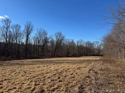 202 Brayman Hollow Rd, Pomfret, CT 06259