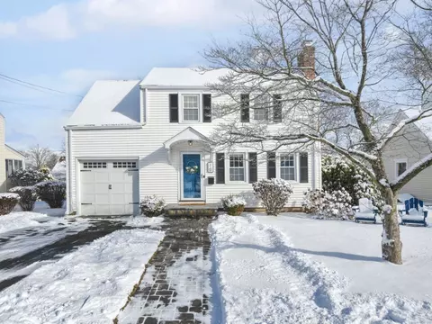 10 Greenacres Ave, West Hartford, CT 06107