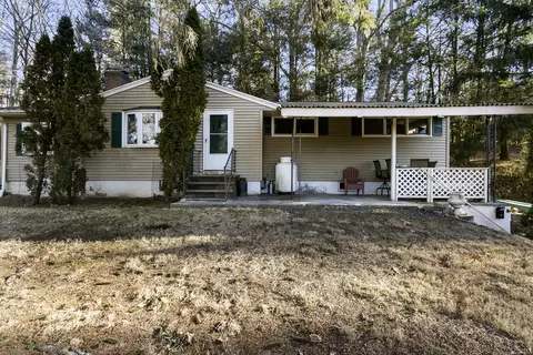 34 Philo Curtis Rd, Newtown, CT 06482