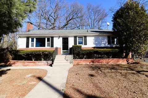 3 Birchwood Pl, West Haven, CT 06516