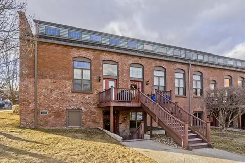 33 Mechanic St #201, Windsor, CT 06095