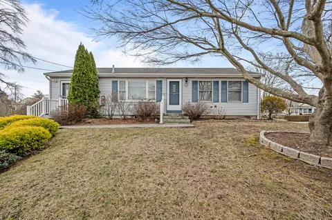 2 Whitney Ave, Old Saybrook, CT 06475 photo 1