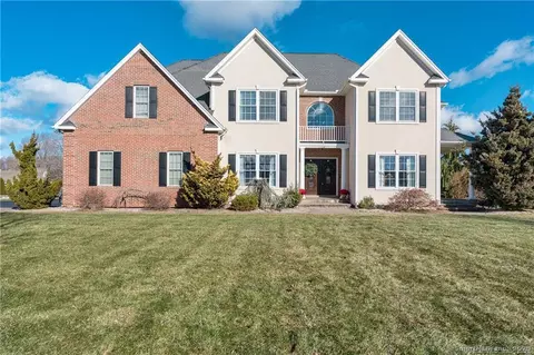 10 Congress Dr, Cromwell, CT 06416