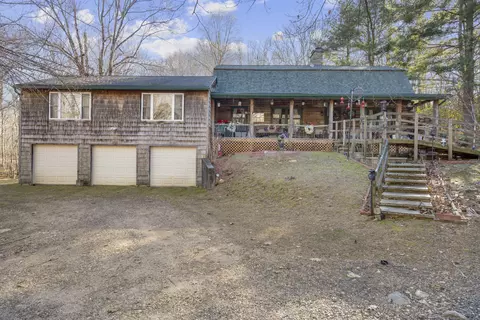 11 Old Middletown Ave, East Hampton, CT 06424