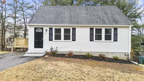 51 Midhill Dr, Hamden, CT 06514
