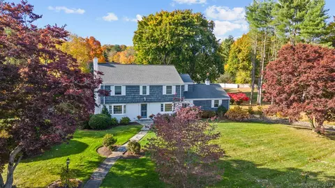 44 Stoner Dr, West Hartford, CT 06107