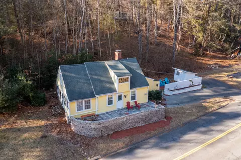 109 River Rd, Farmington, CT 06085