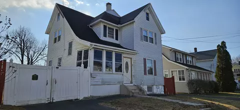 21 Levesque Ave, West Hartford, CT 06110