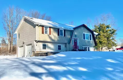32 Fieldstone Ln, Coventry, CT 06238