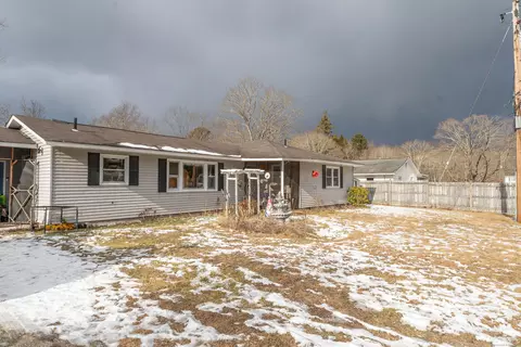 29 Victoria Dr, Plainfield, CT 06354