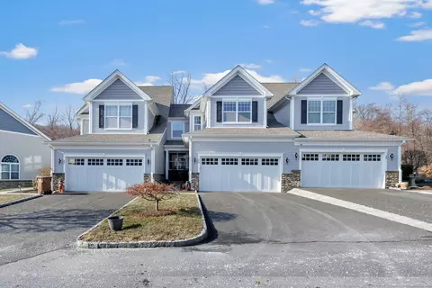 560 River Rd #26, Shelton, CT 06484