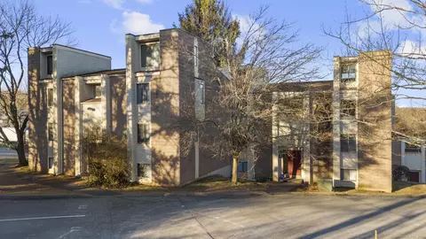 70 Burgundy Hill Ln #70, Middletown, CT 06457