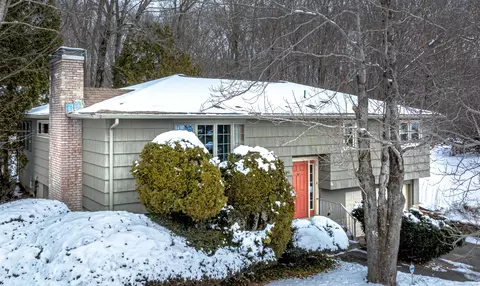 6 Dupreay Rd, Prospect, CT 06712