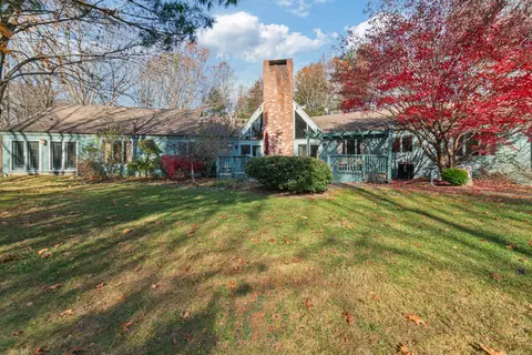 44 Echo Valley Rd, Newtown, CT 06470