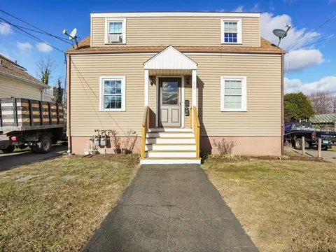 92 Palmer Ave, Stamford, CT 06902