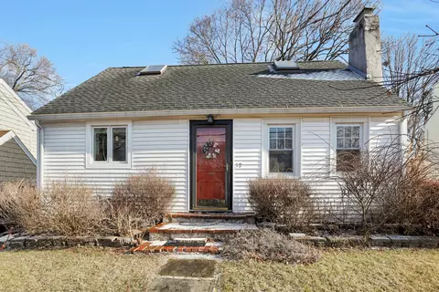 19 Cedar Crest Pl, Norwalk, CT 06854