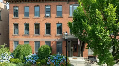 130 Main St #1C, Canton, CT 06019