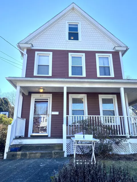27 Spicer Ave, Groton, CT 06340
