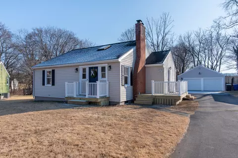 13 Plant Rd, Branford, CT 06405