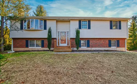 46 Wells Rd, Rocky Hill, CT 06067