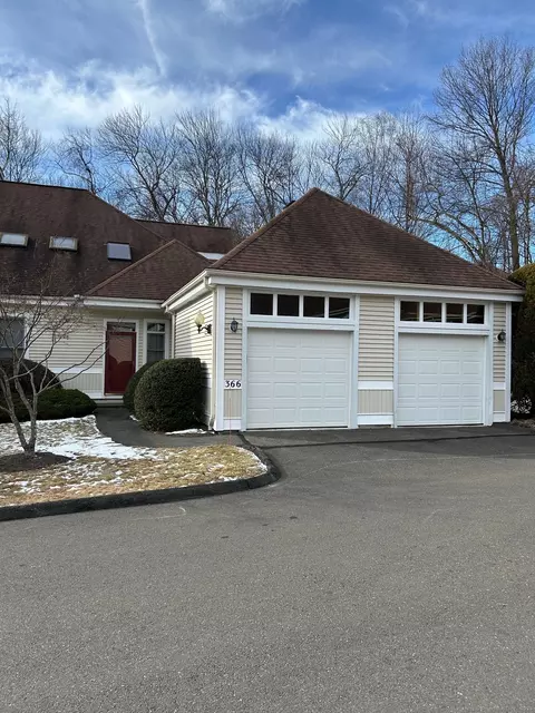 366 Summerfield Gdns #366, Shelton, CT 06484