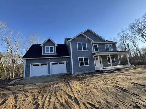 76 Roxbury Rd, Niantic, CT 06357