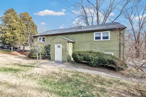 41-43 Grove St, Portland, CT 06480