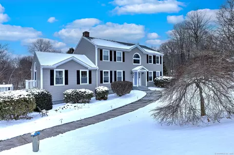 2 Country Club Rd, Seymour, CT 06483