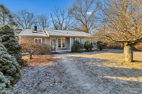 113 Hellstrom Rd, East Haven, CT 06512