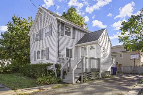 122 Dawson Ave, West Haven, CT 06516