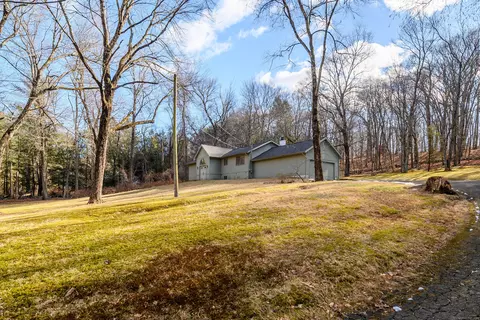 5 Rockwood Ln, Danbury, CT 06811