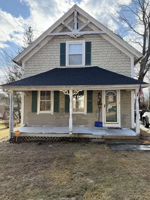 159 Walnut St, Putnam, CT 06260