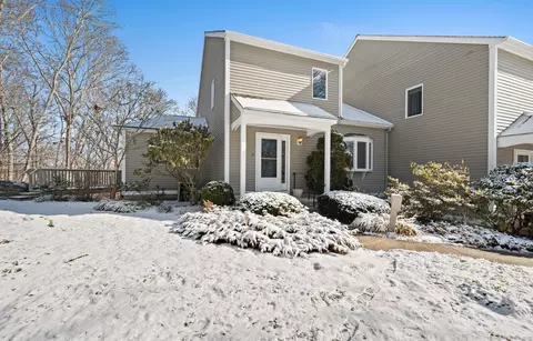 12 Laurel Dr #12, Old Lyme, CT 06371