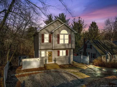7 Overlook Ter, Rocky Hill, CT 06067