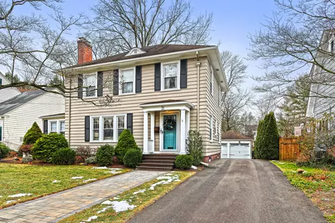 31 Ridgewood Ave, North Haven, CT 06473
