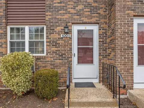 100 N Turnpike Rd #100E, Wallingford, CT 06492