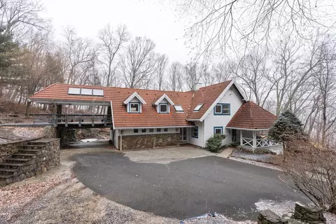 38 Luta Hts, Sharon, CT 06069