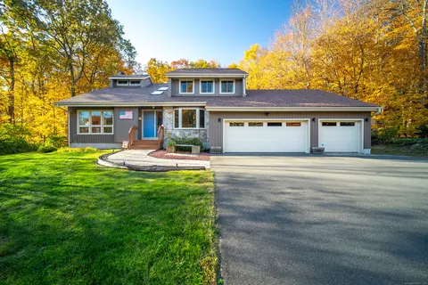 11 Stephen Ct, Prospect, CT 06712
